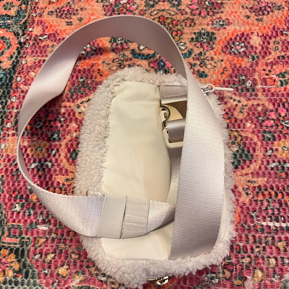 Lululemon Fanny pack - Picture 3 of 4